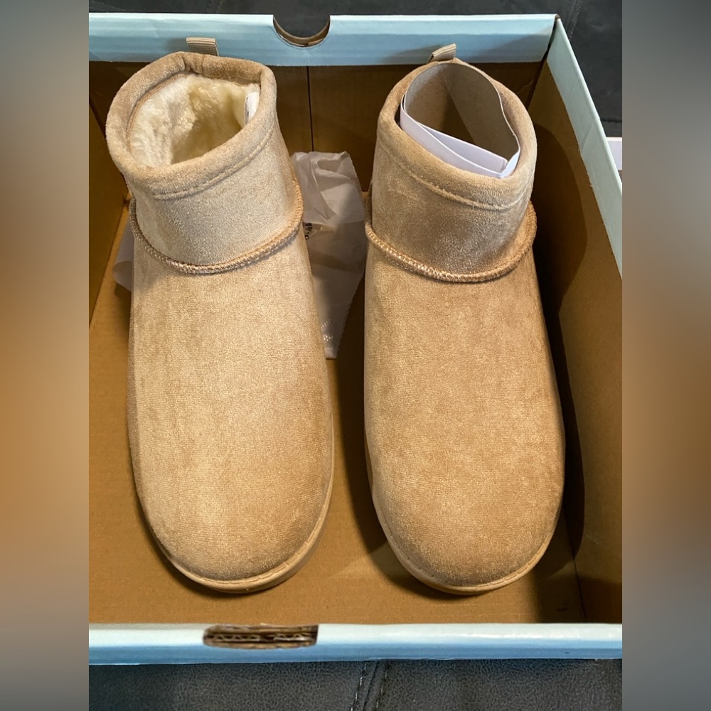 Booties Suede Ankle size 7.5 new in box - Picture 4 of 6
